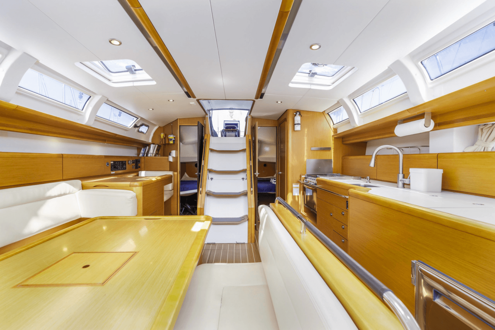 2011 Jeanneau Sun Odyssey 44i