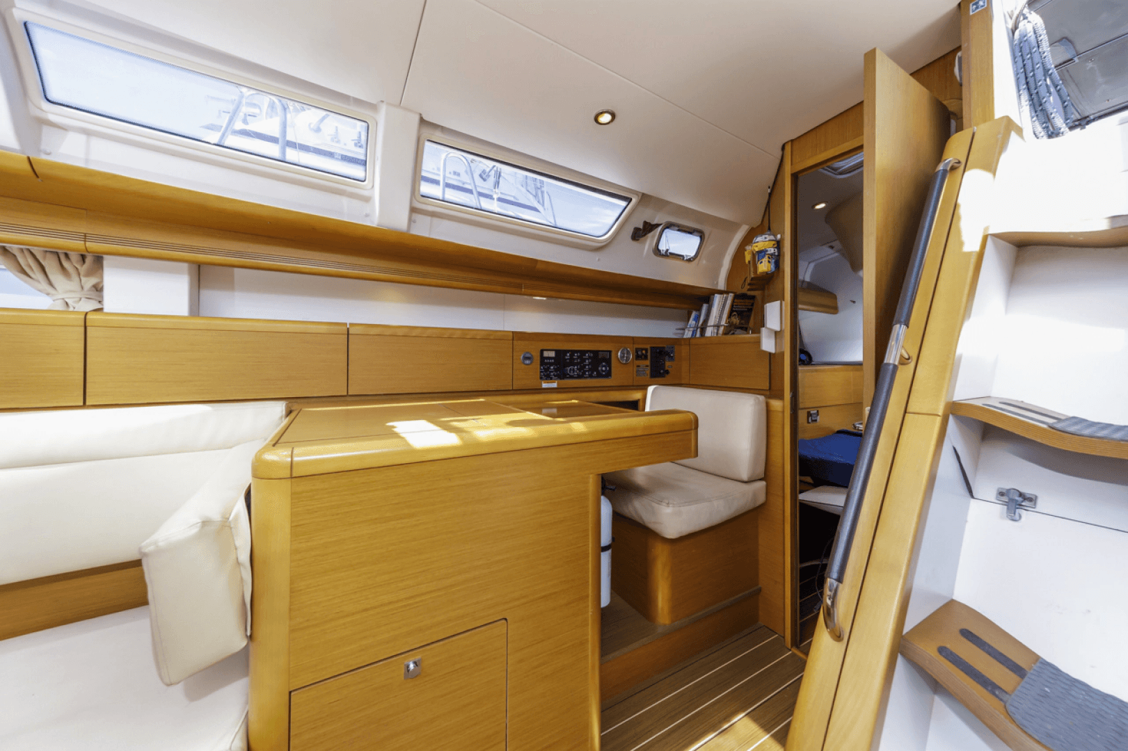 2011 Jeanneau Sun Odyssey 44i