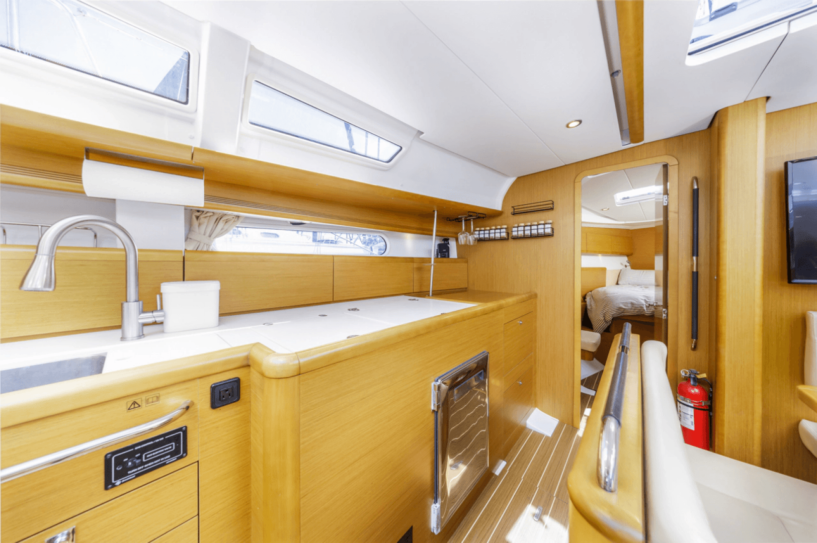 2011 Jeanneau Sun Odyssey 44i