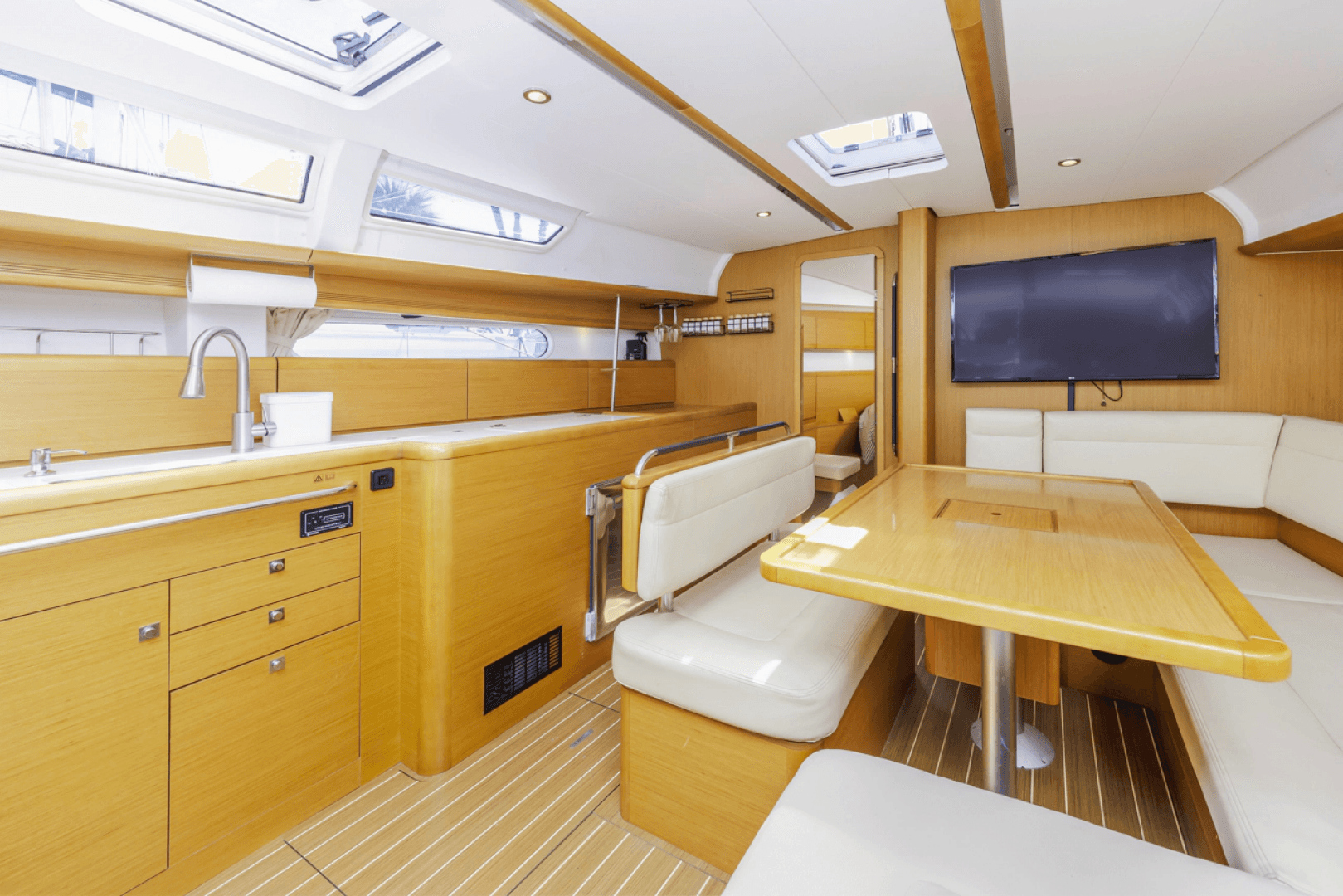 2011 Jeanneau Sun Odyssey 44i