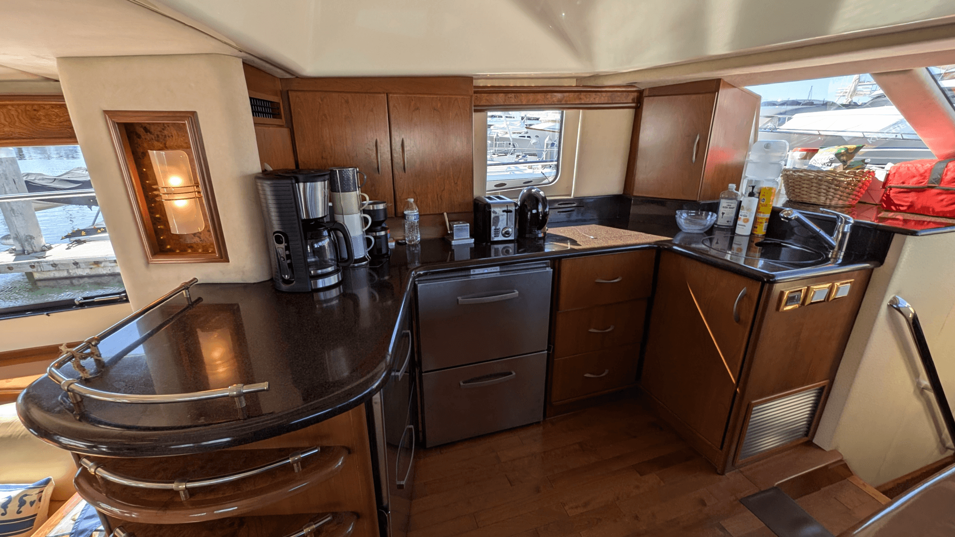 2010 Ovation Flybridge