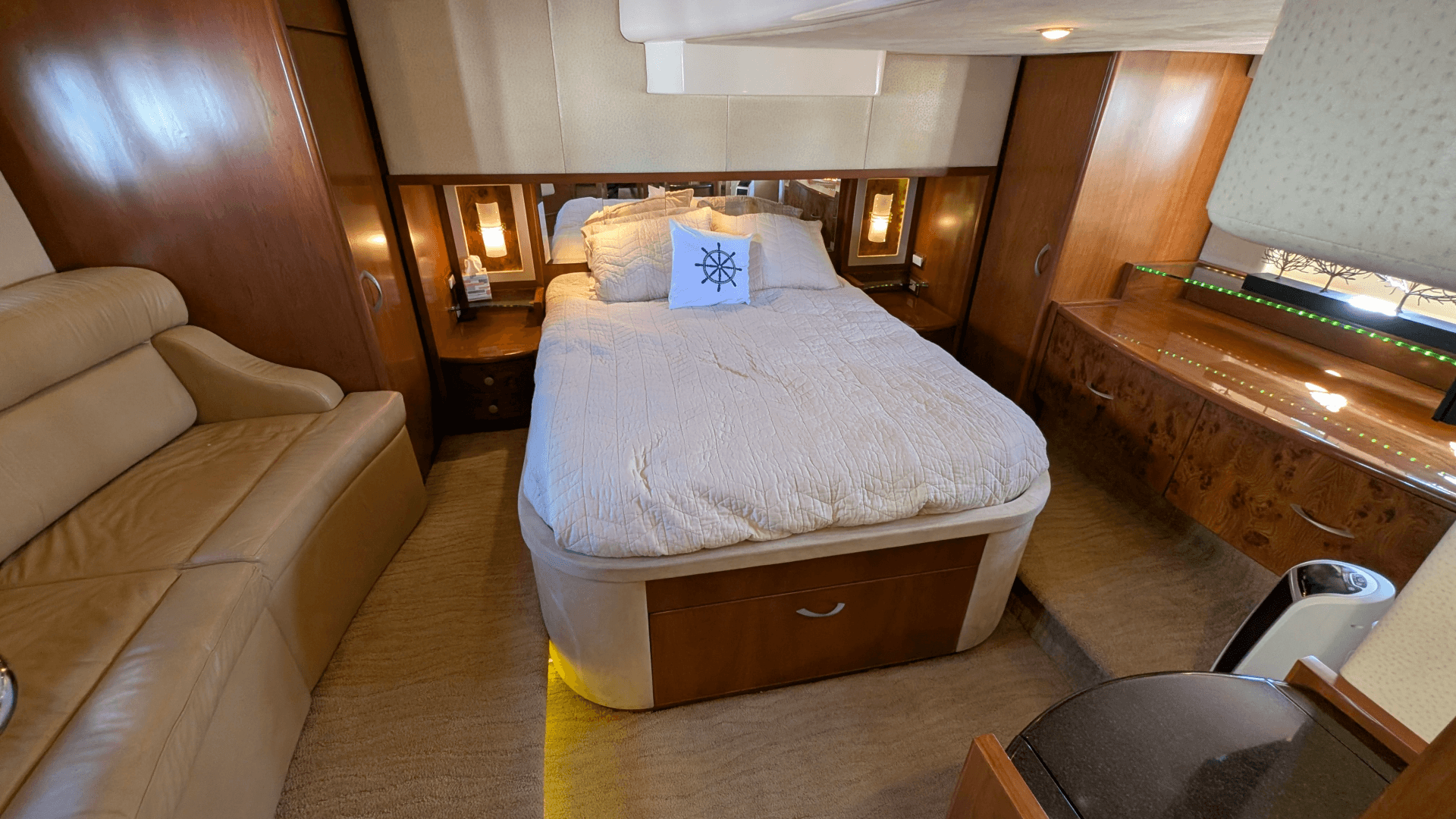 2010 Ovation Flybridge