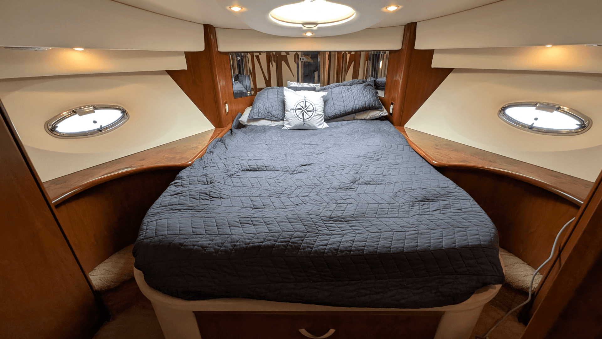 2010 Ovation Flybridge