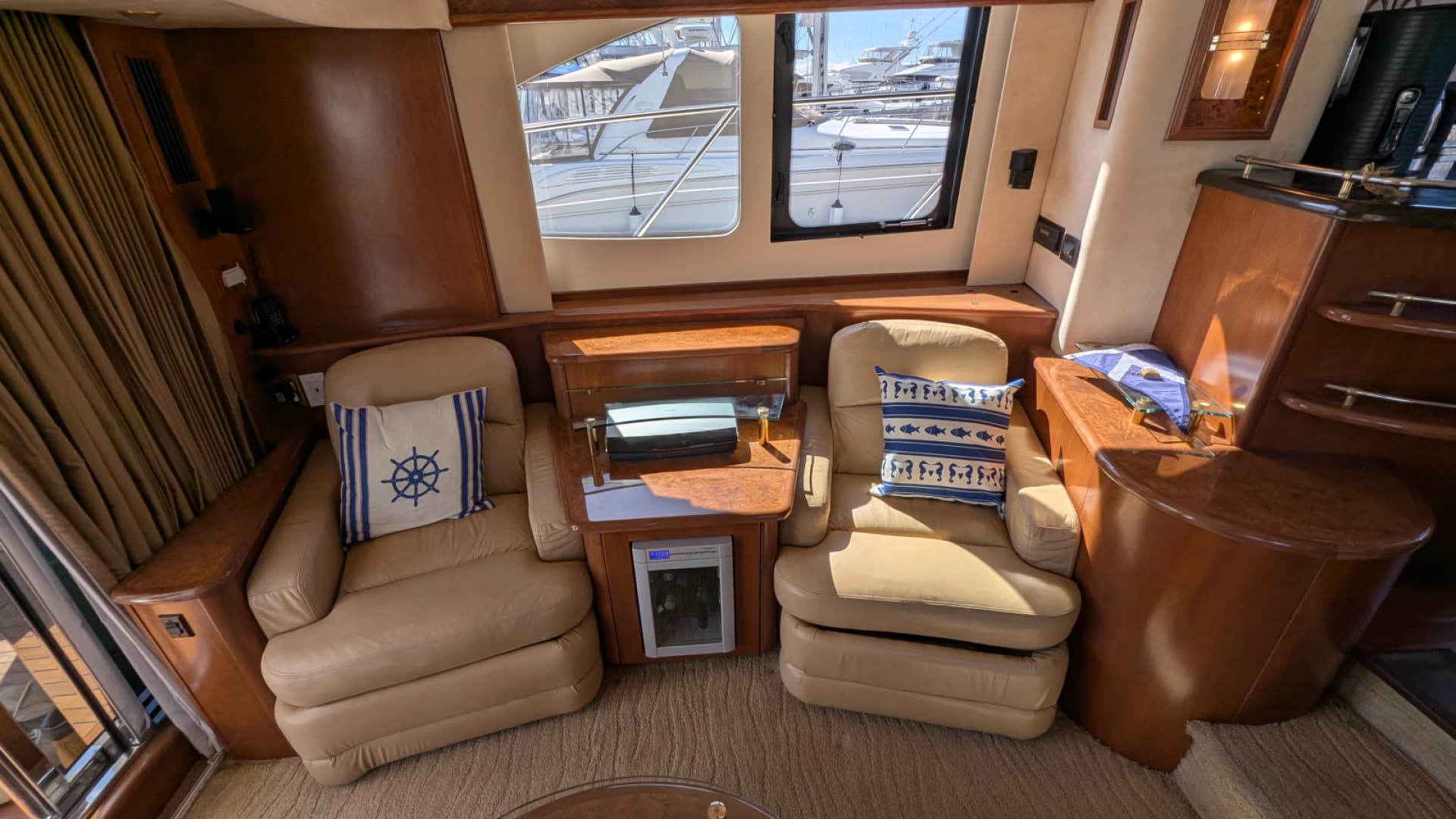 2010 Ovation Flybridge