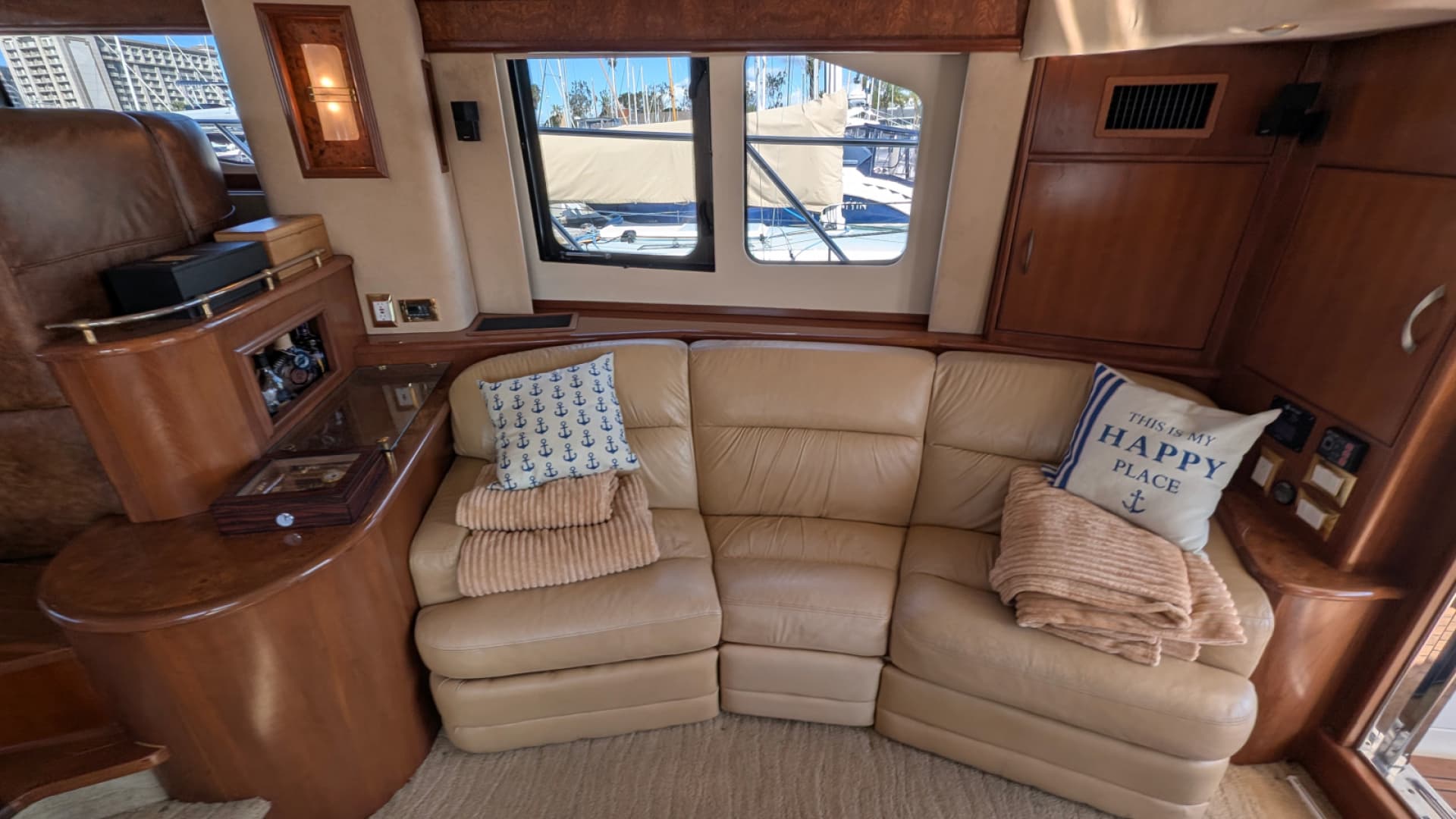 2010 Ovation Flybridge