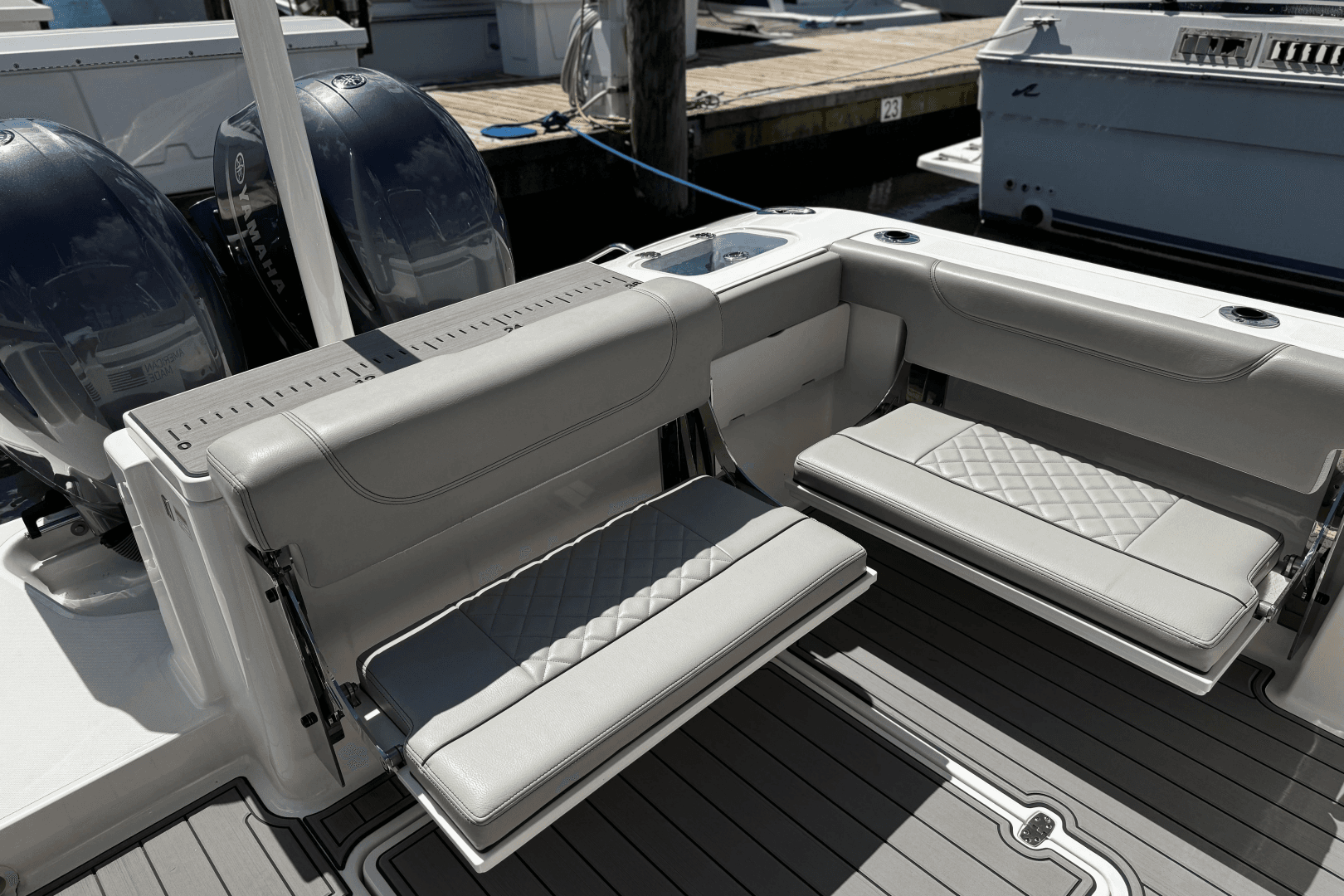 2023 Pursuit DC 266 Dual Console