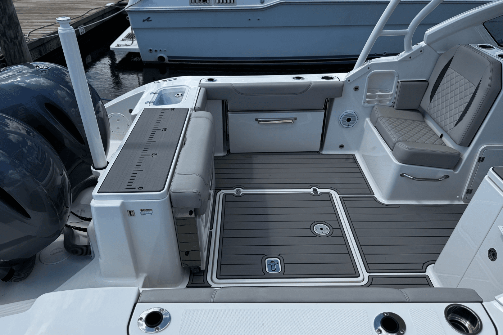 2023 Pursuit DC 266 Dual Console