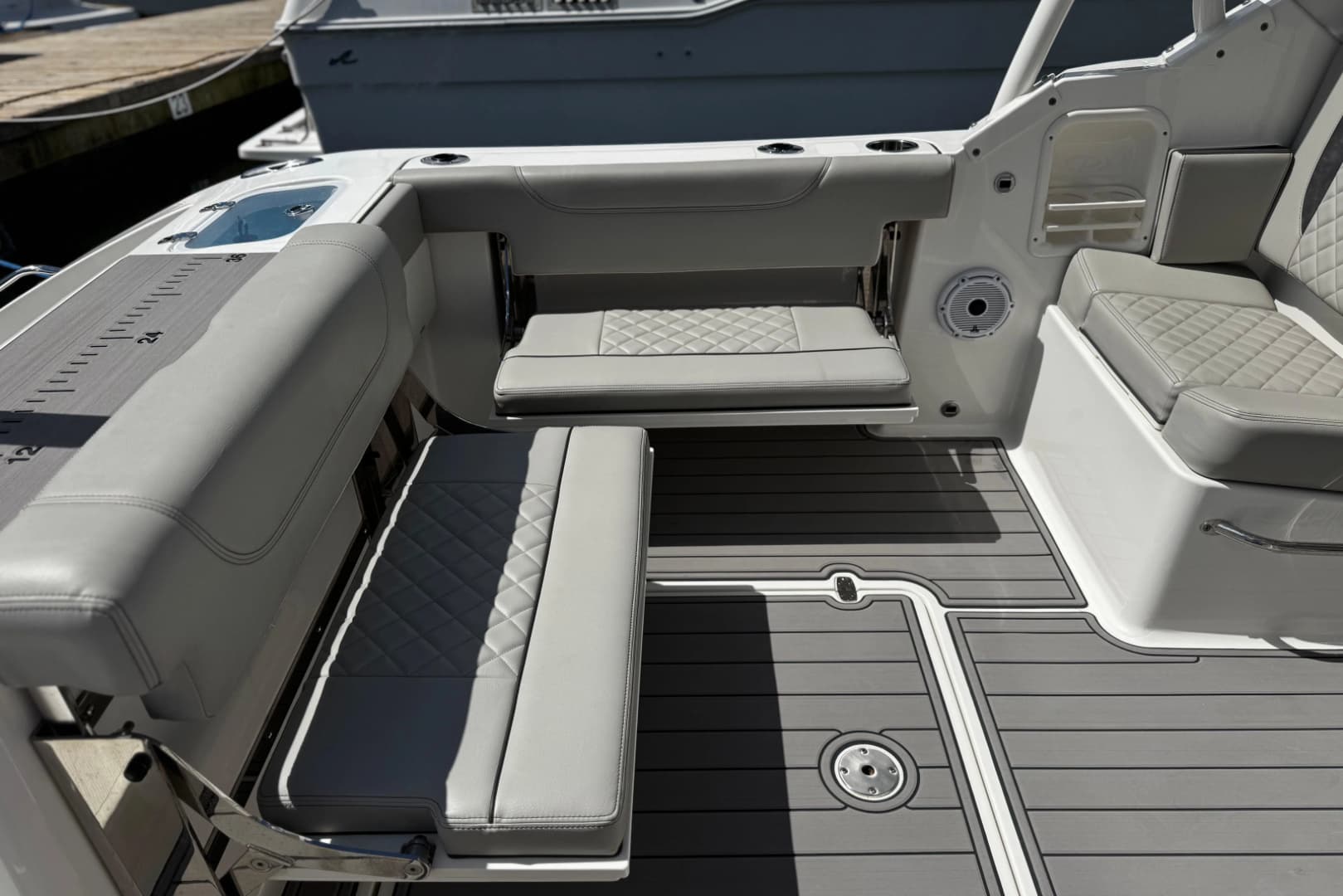 2023 Pursuit DC 266 Dual Console