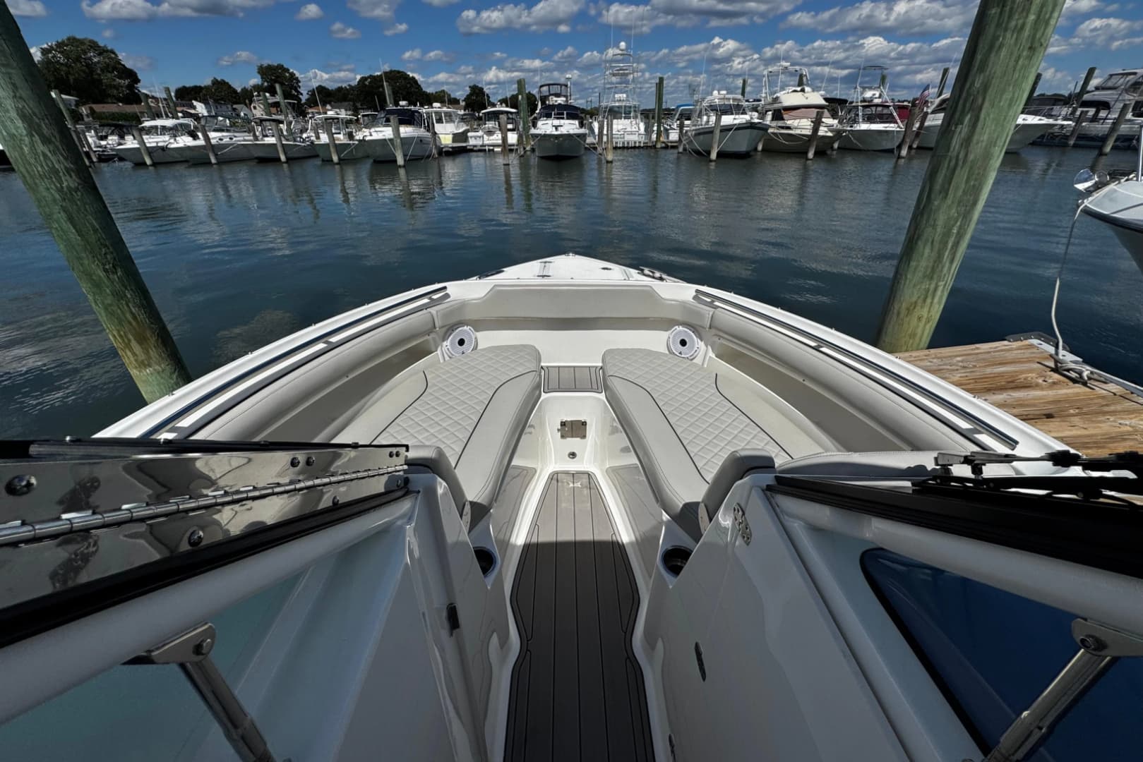 2023 Pursuit DC 266 Dual Console