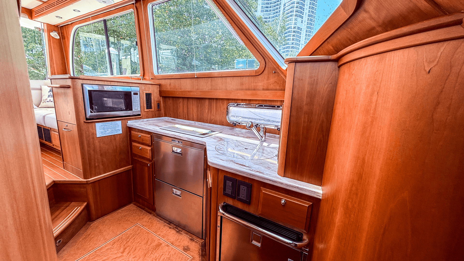 2019 Sabre 42 Salon Express