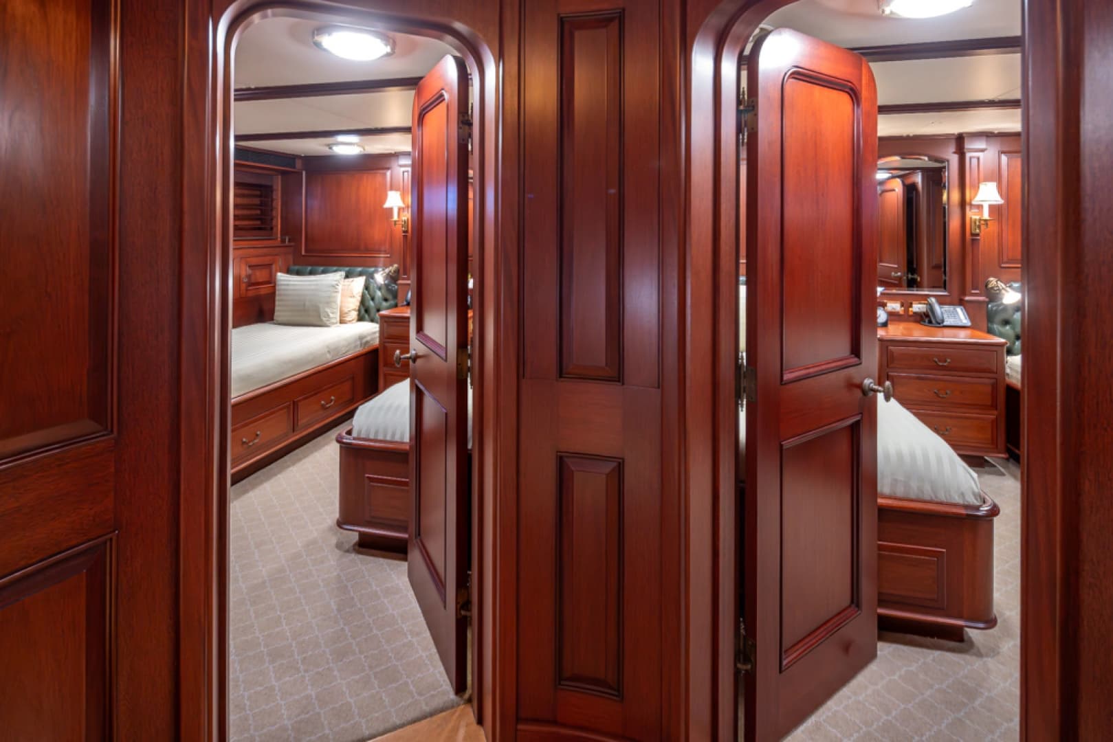 1989 Delta Marine Flybridge Motoryacht