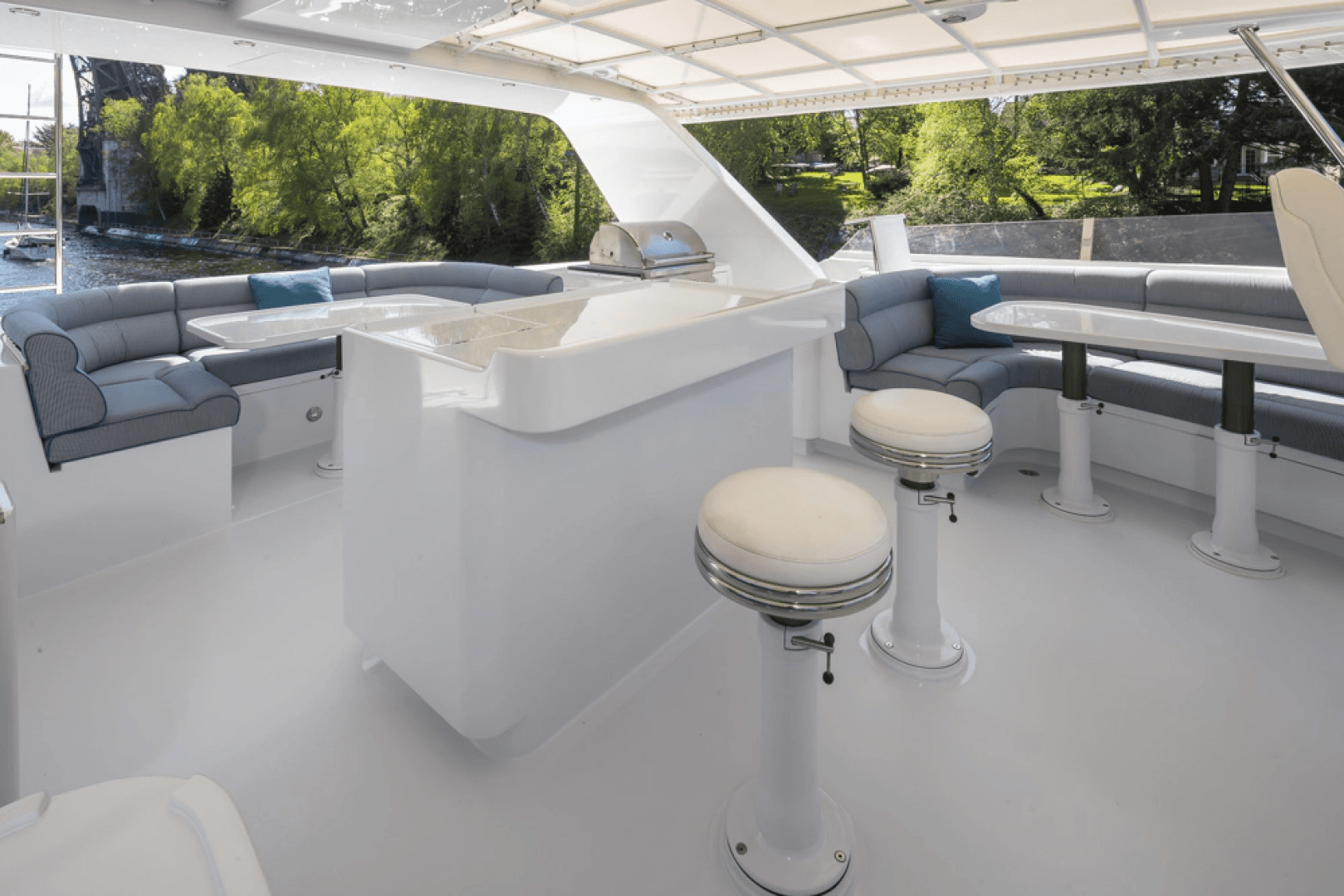 1989 Delta Marine Flybridge Motoryacht