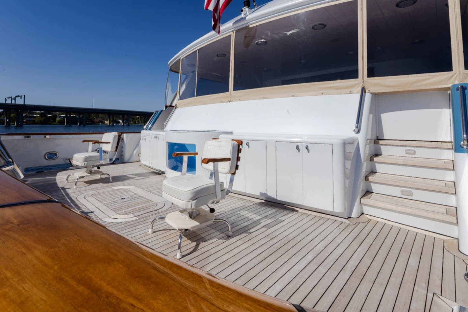 1989 Delta Marine Flybridge Motoryacht