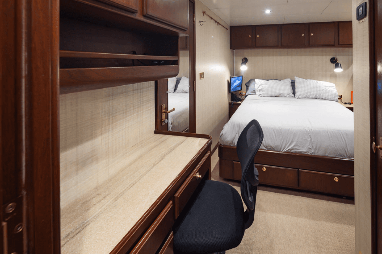 1989 Delta Marine Flybridge Motoryacht