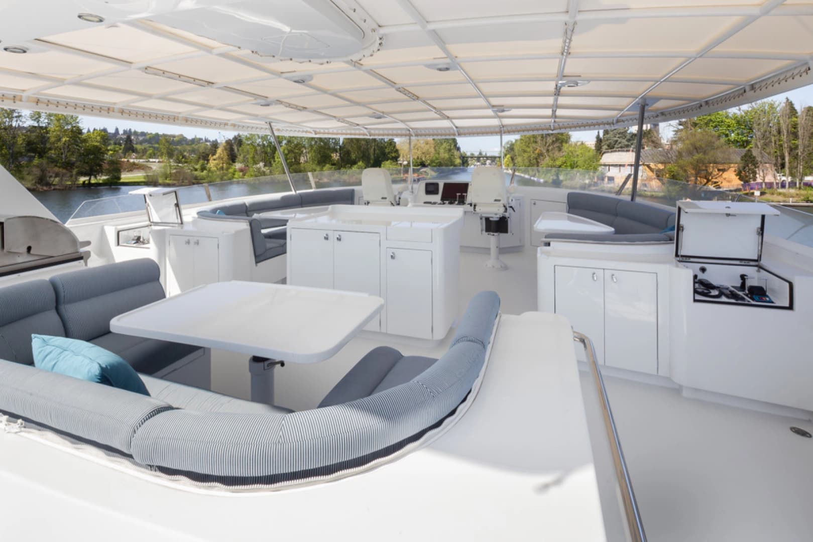 1989 Delta Marine Flybridge Motoryacht