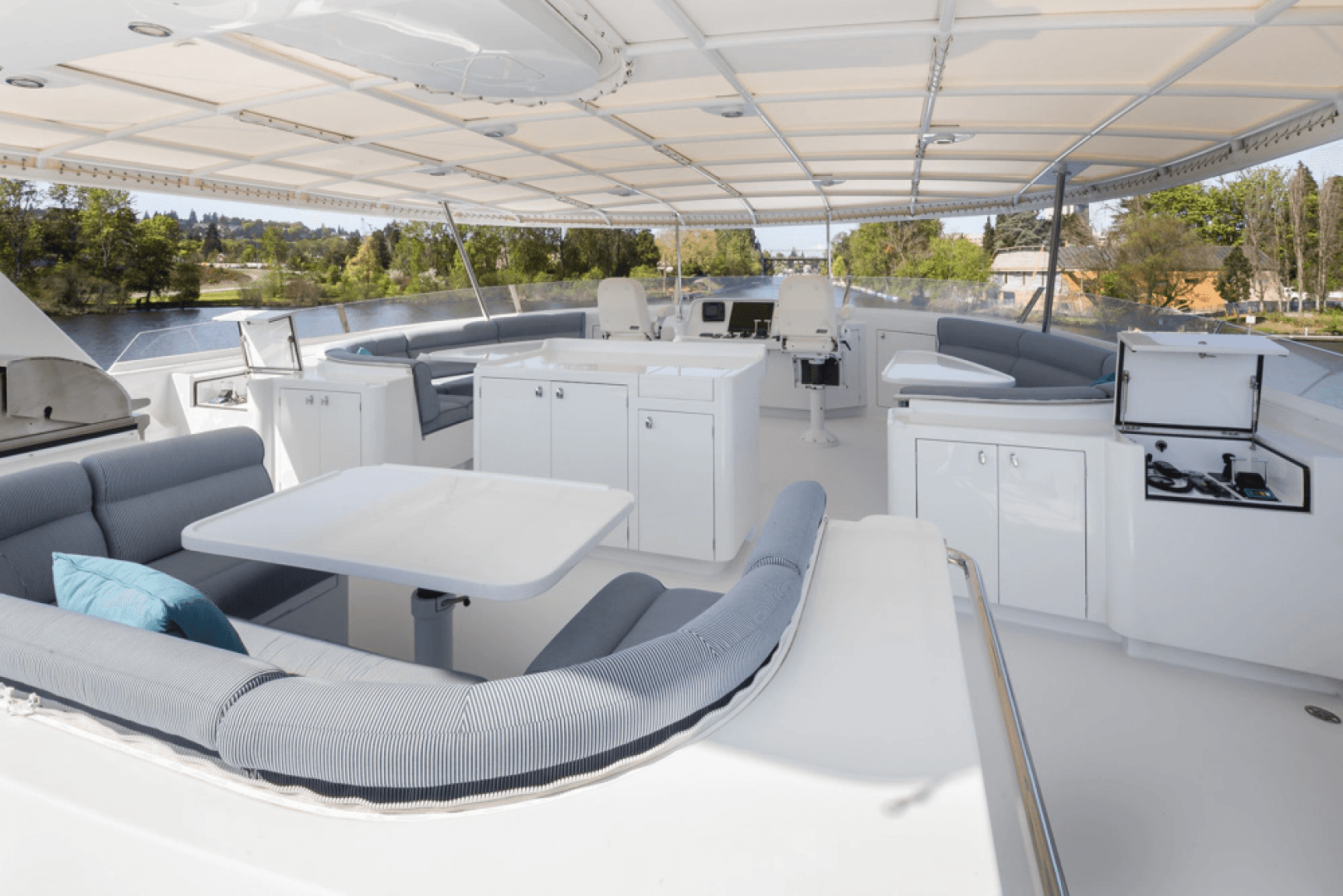 1989 Delta Marine Flybridge Motoryacht