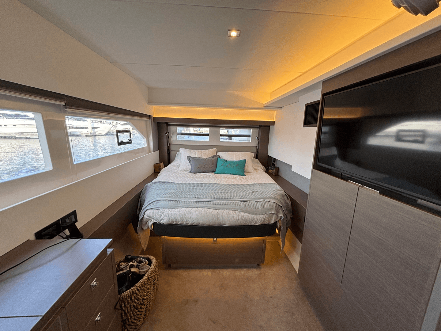 2023 Leopard 53 Powercat