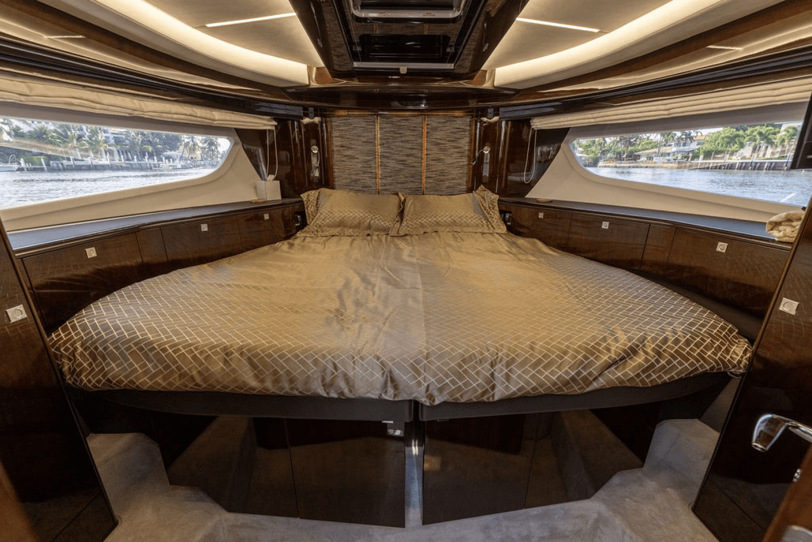 2022 Galeon 410 HTC