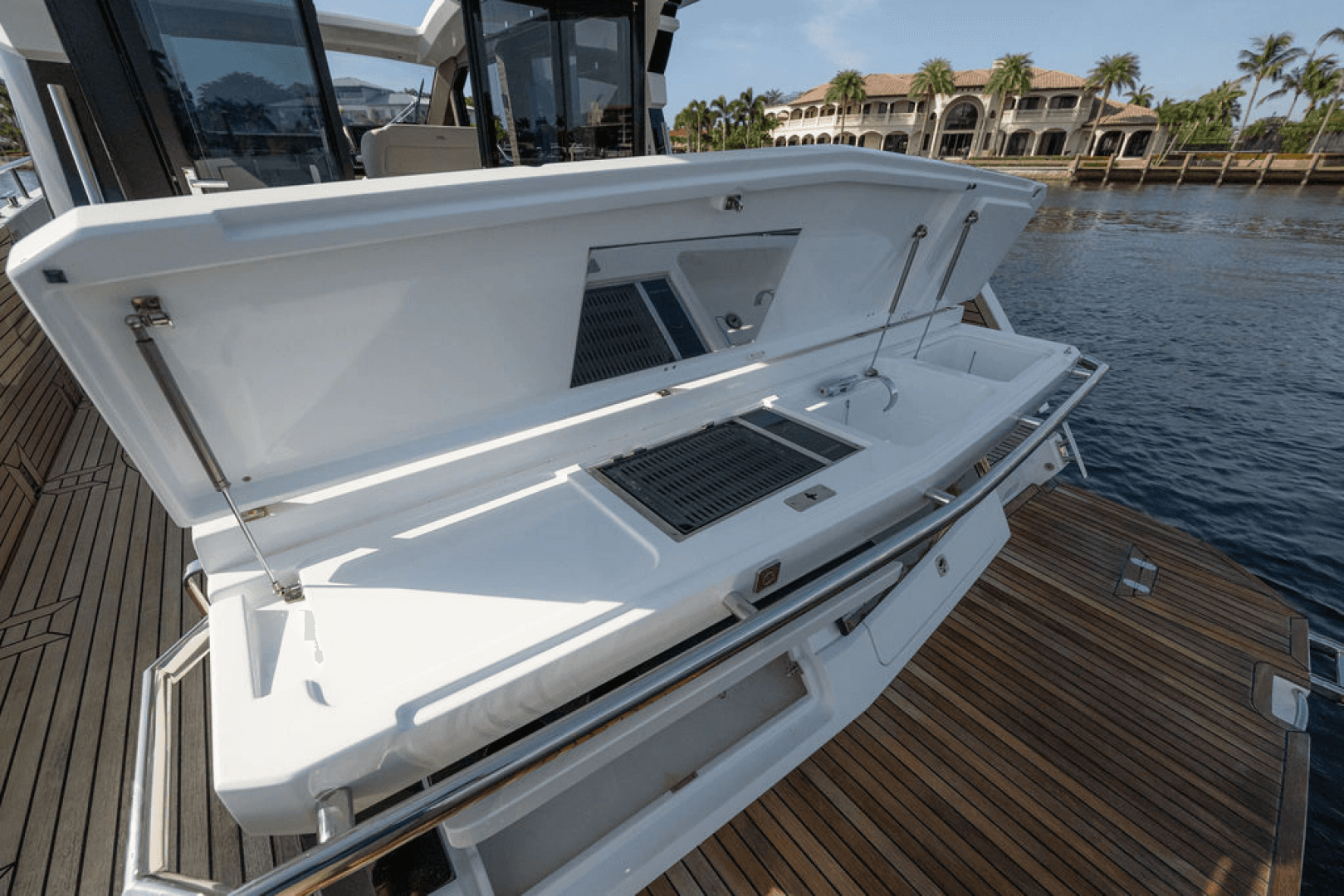 2022 Galeon 410 HTC