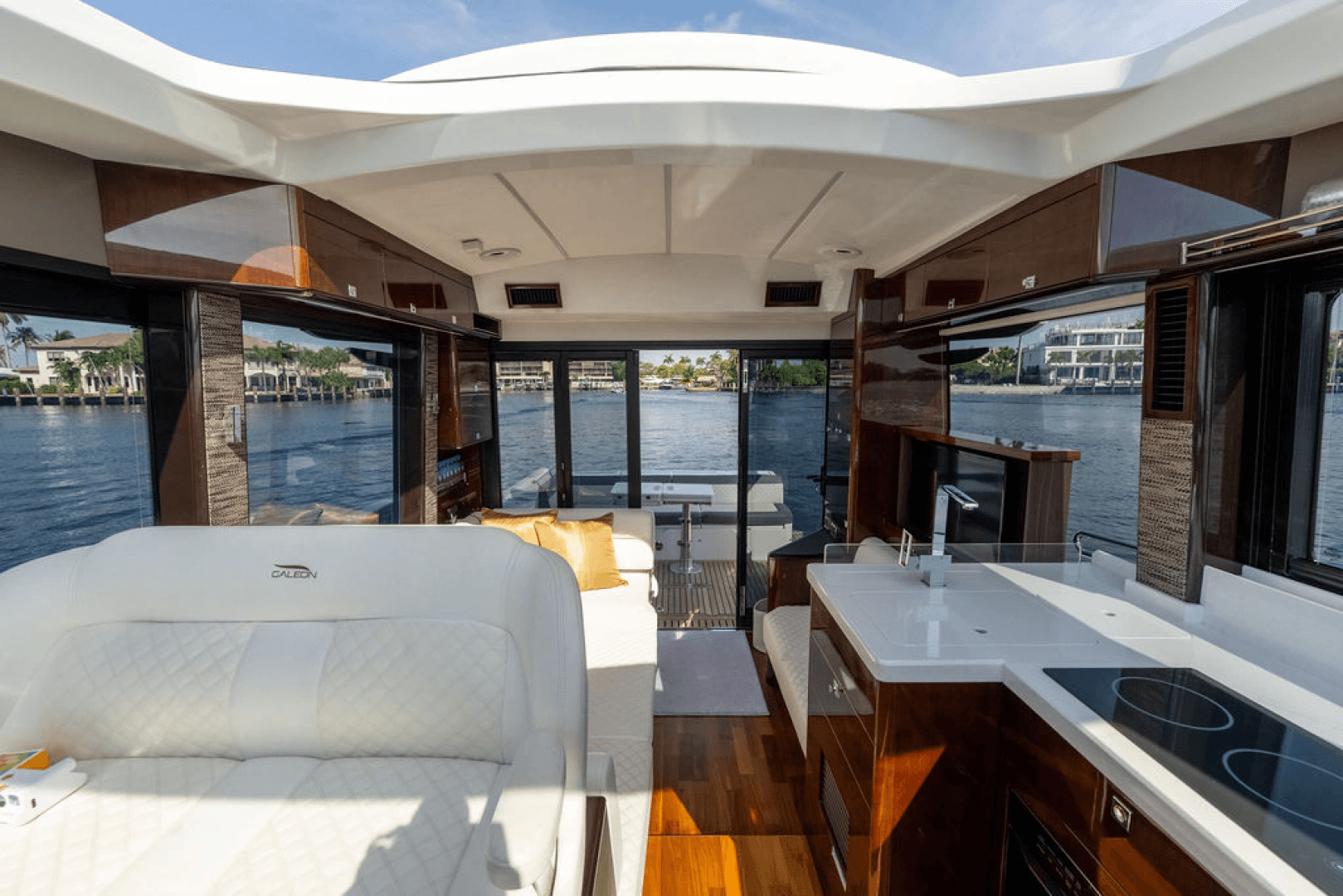 2022 Galeon 410 HTC