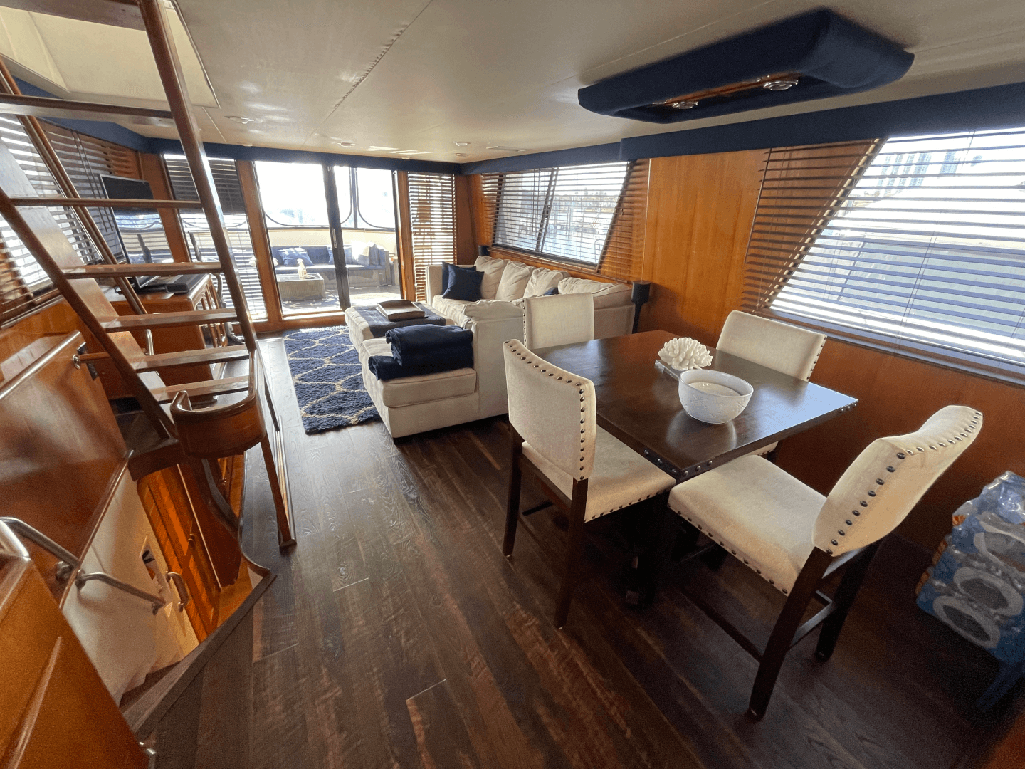 1990 Viking 63 Motor Yacht