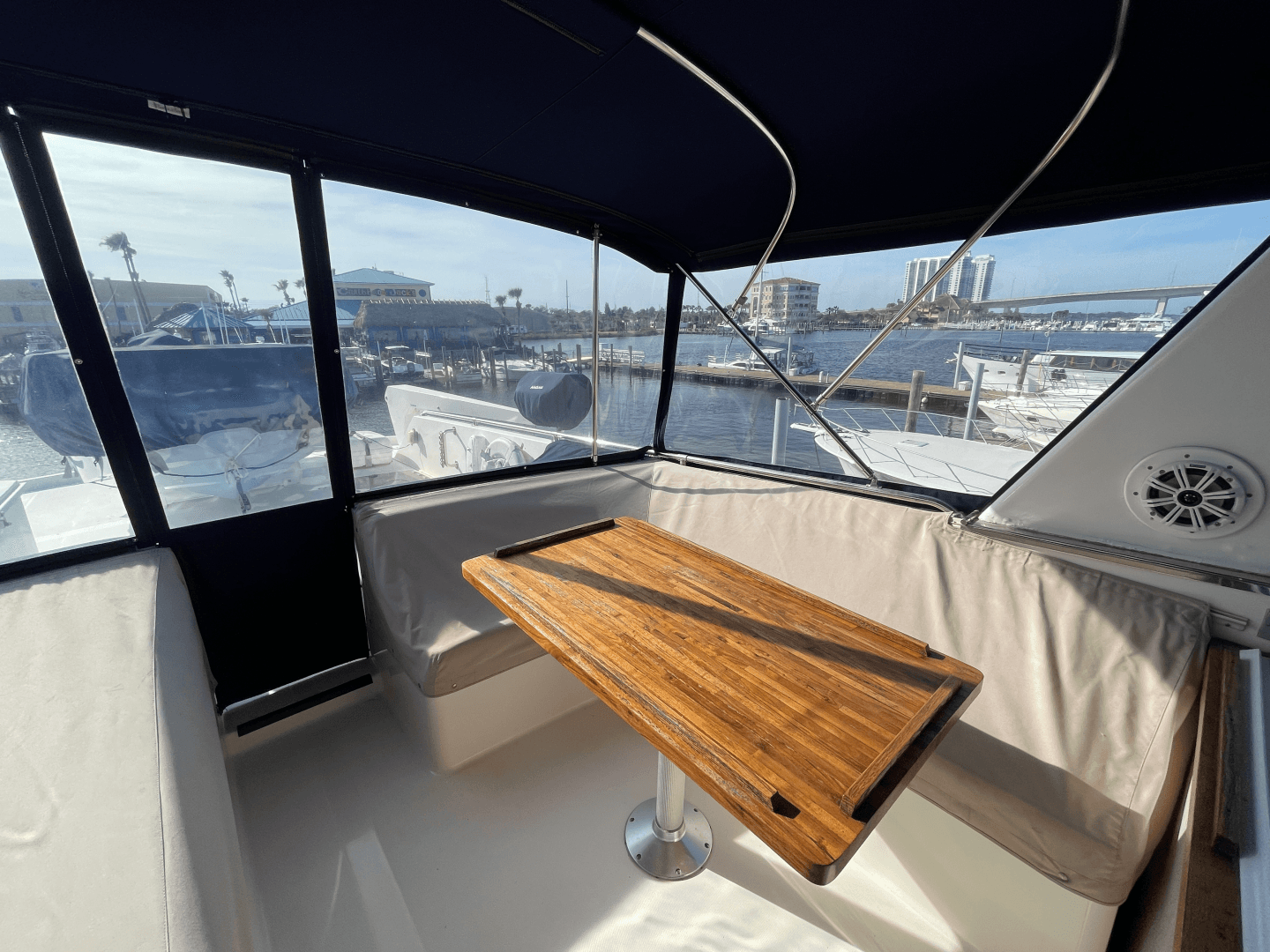 1990 Viking 63 Motor Yacht