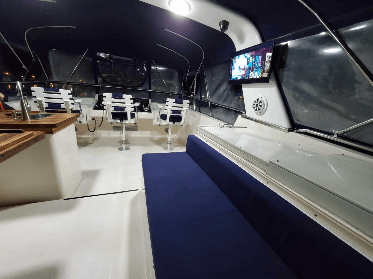 1990 Viking 63 Motor Yacht