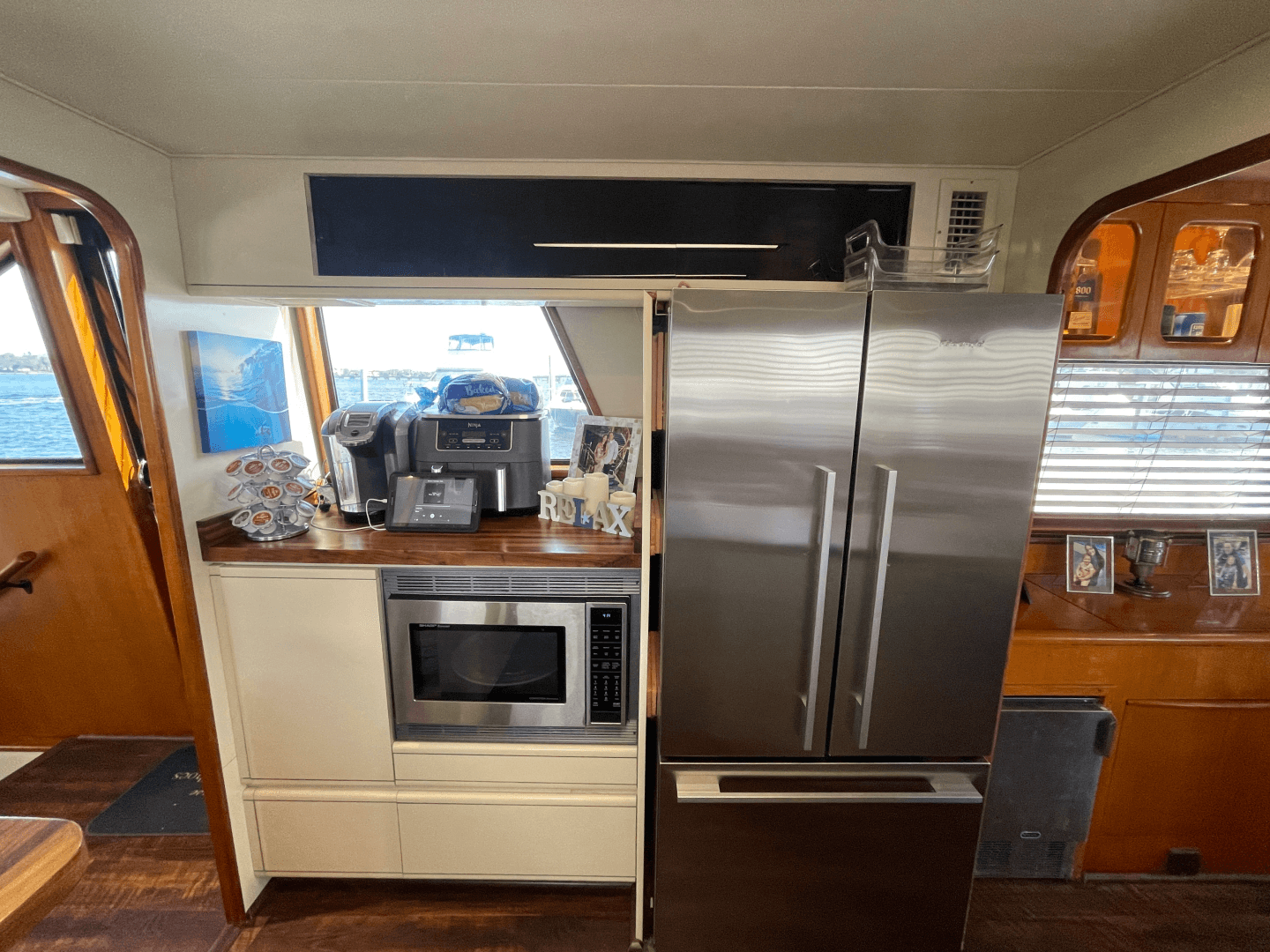 1990 Viking 63 Motor Yacht