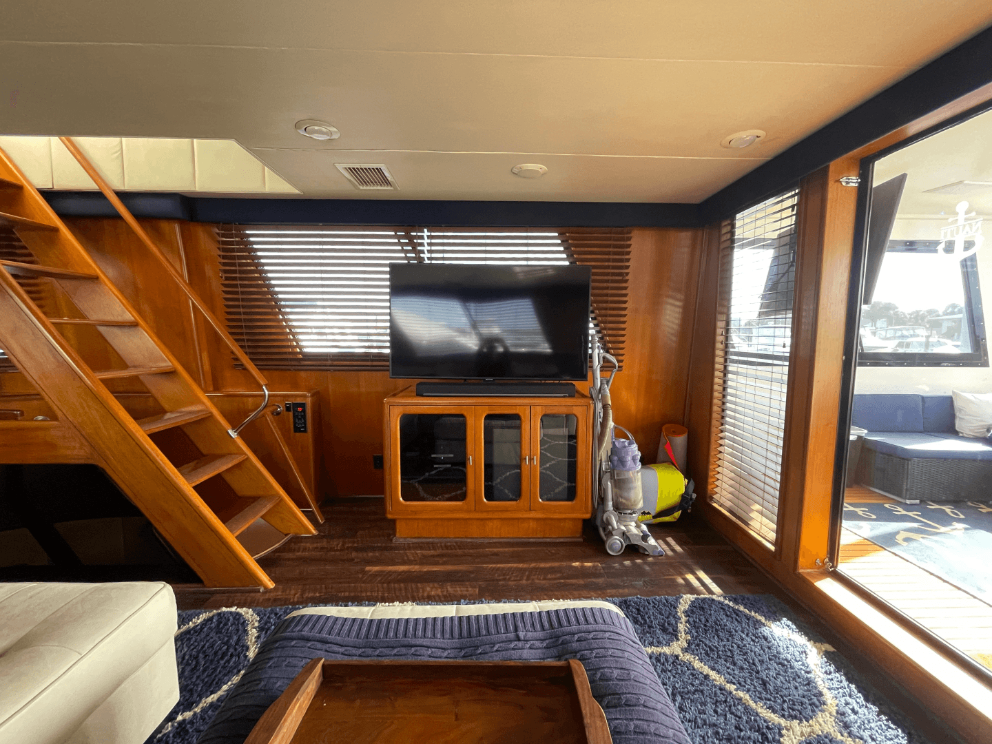 1990 Viking 63 Motor Yacht