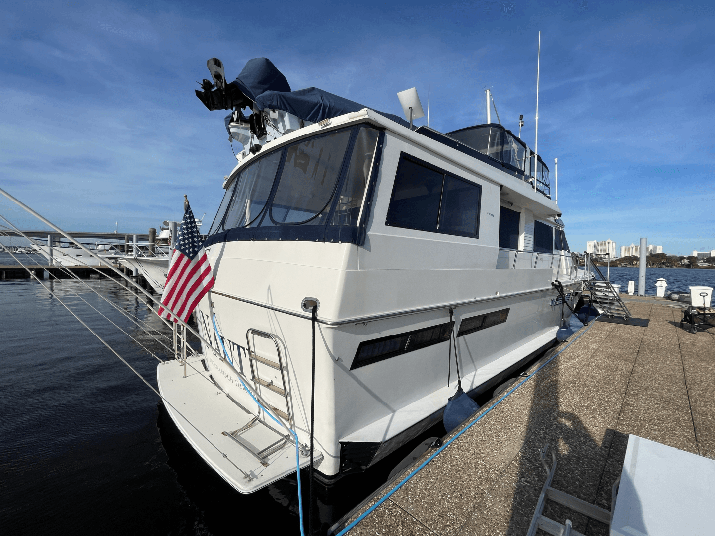 1990 Viking 63 Motor Yacht