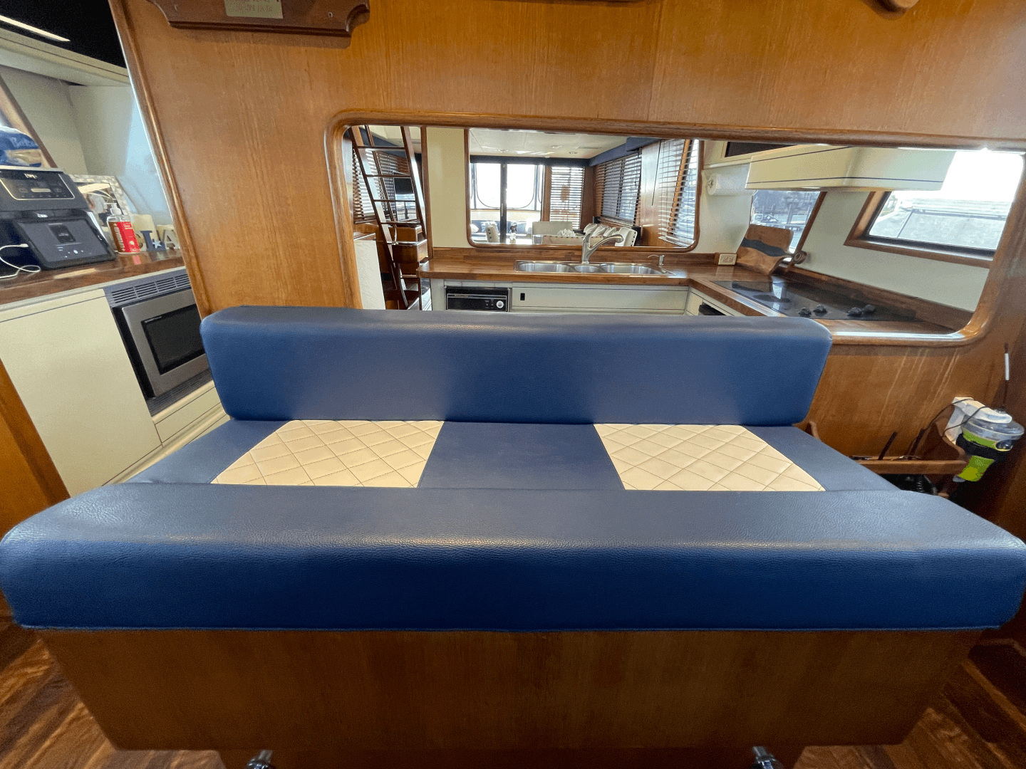 1990 Viking 63 Motor Yacht