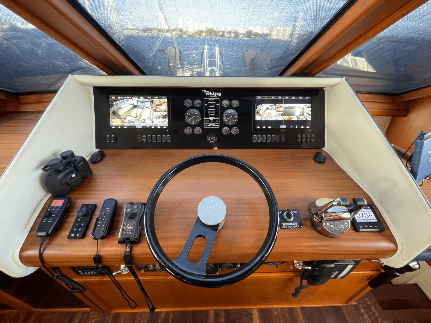 1990 Viking 63 Motor Yacht