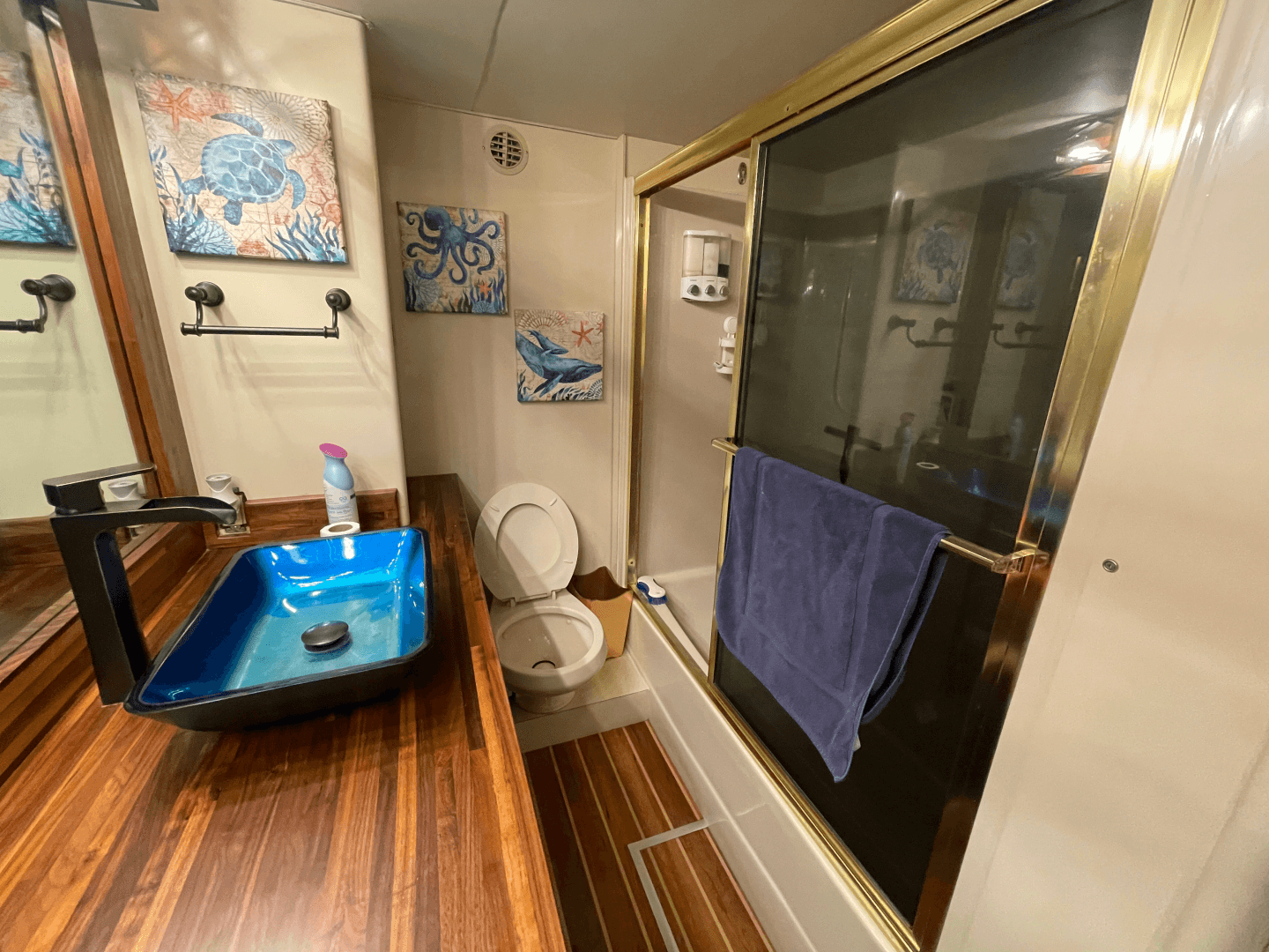 1990 Viking 63 Motor Yacht