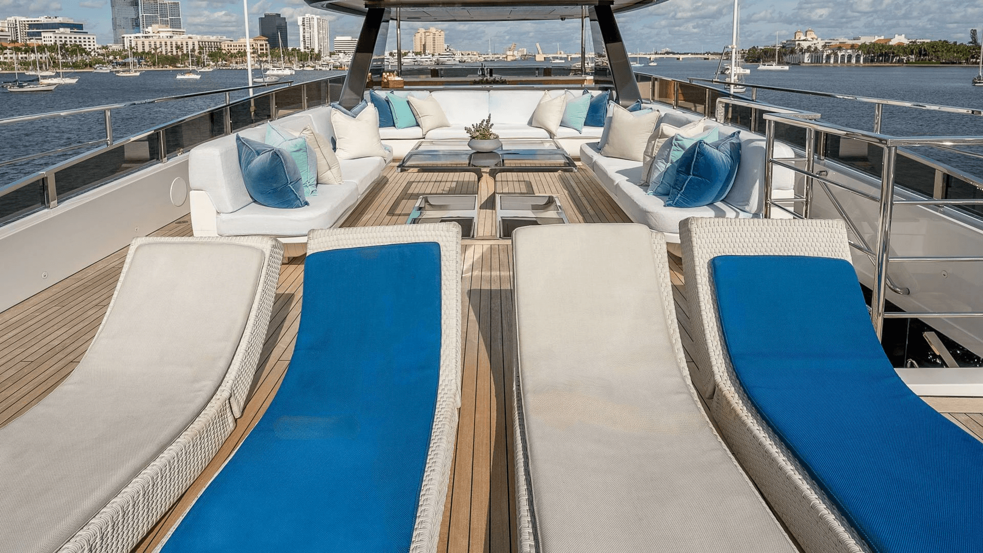 2017 Mangusta Oceano 42