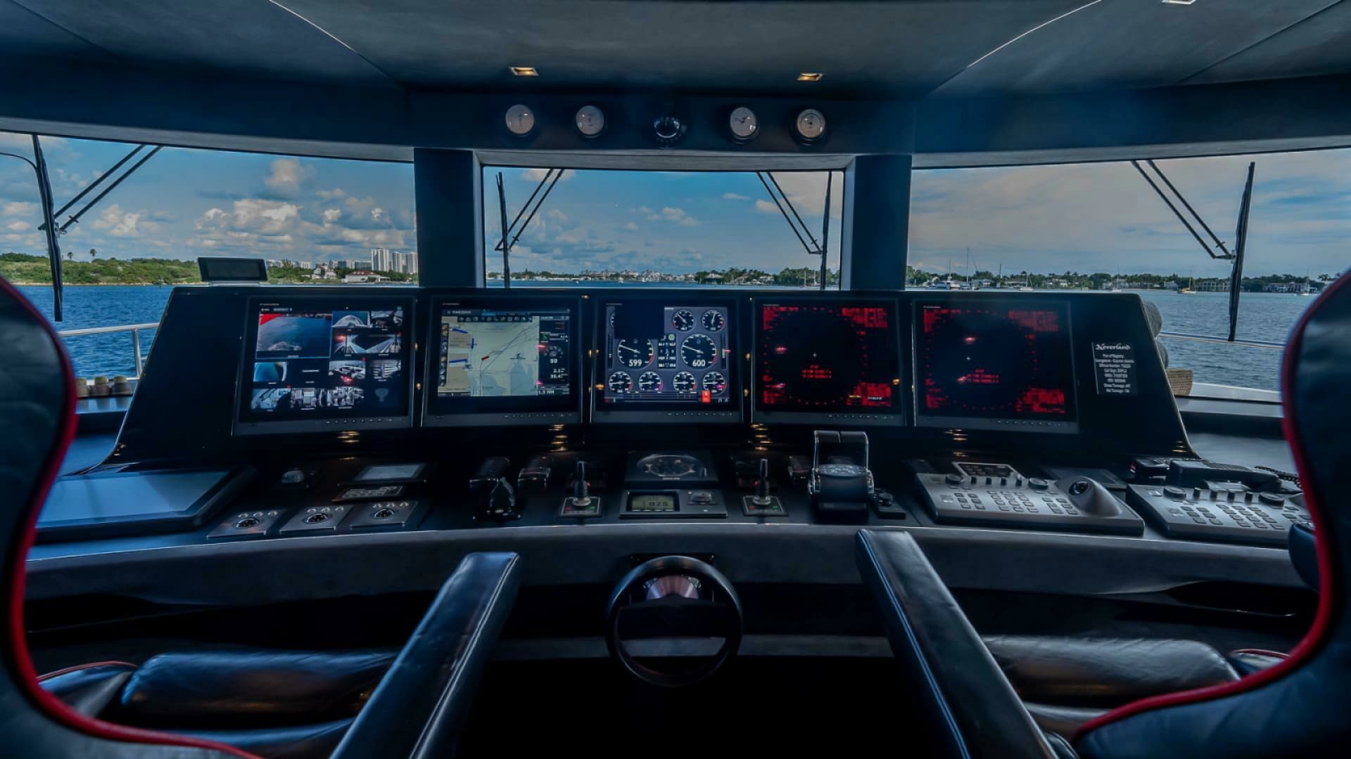 2017 Mangusta Oceano 42