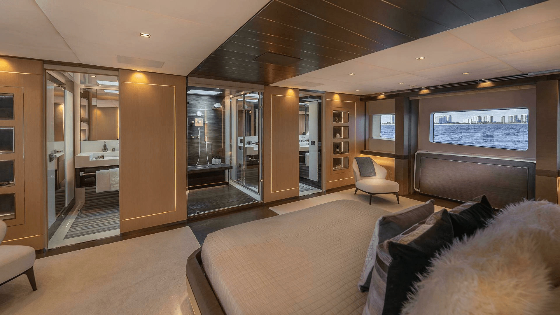 2017 Mangusta Oceano 42