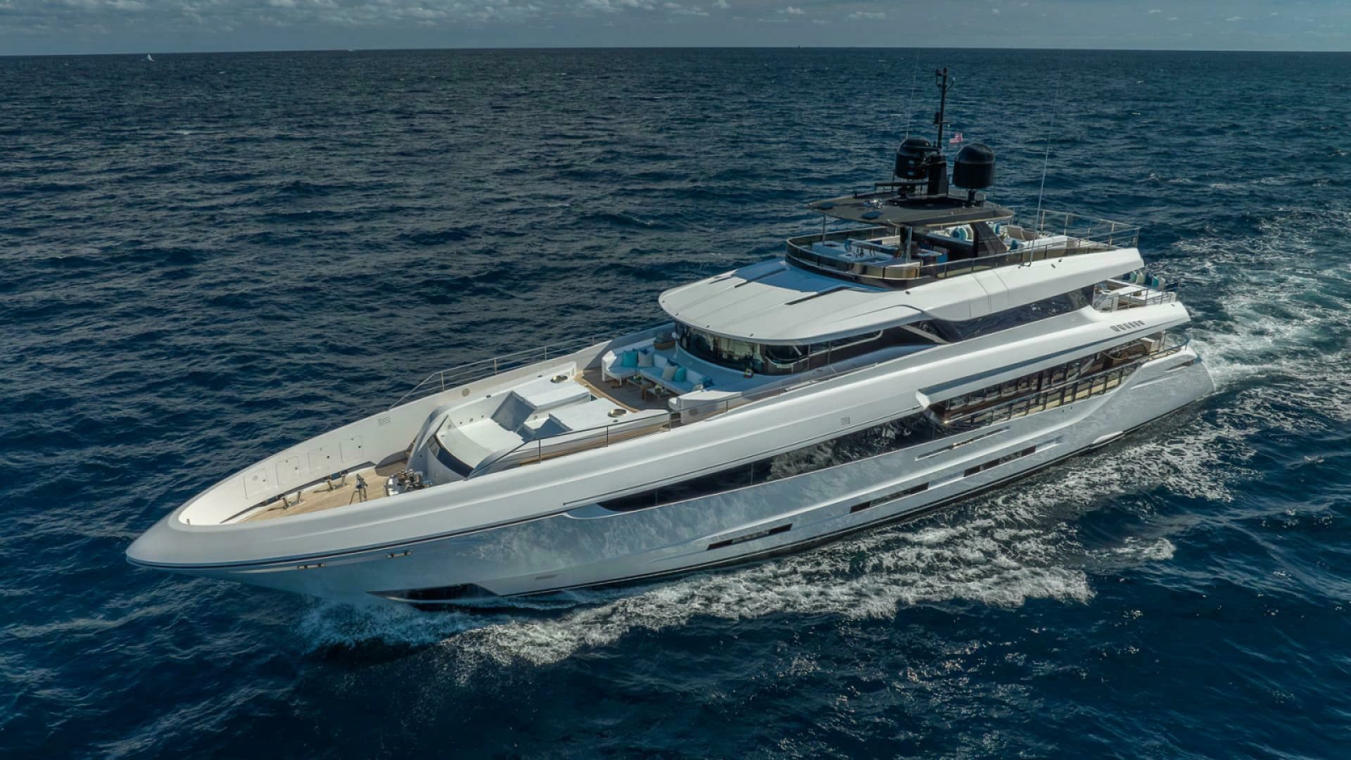 2017 Mangusta Oceano 42