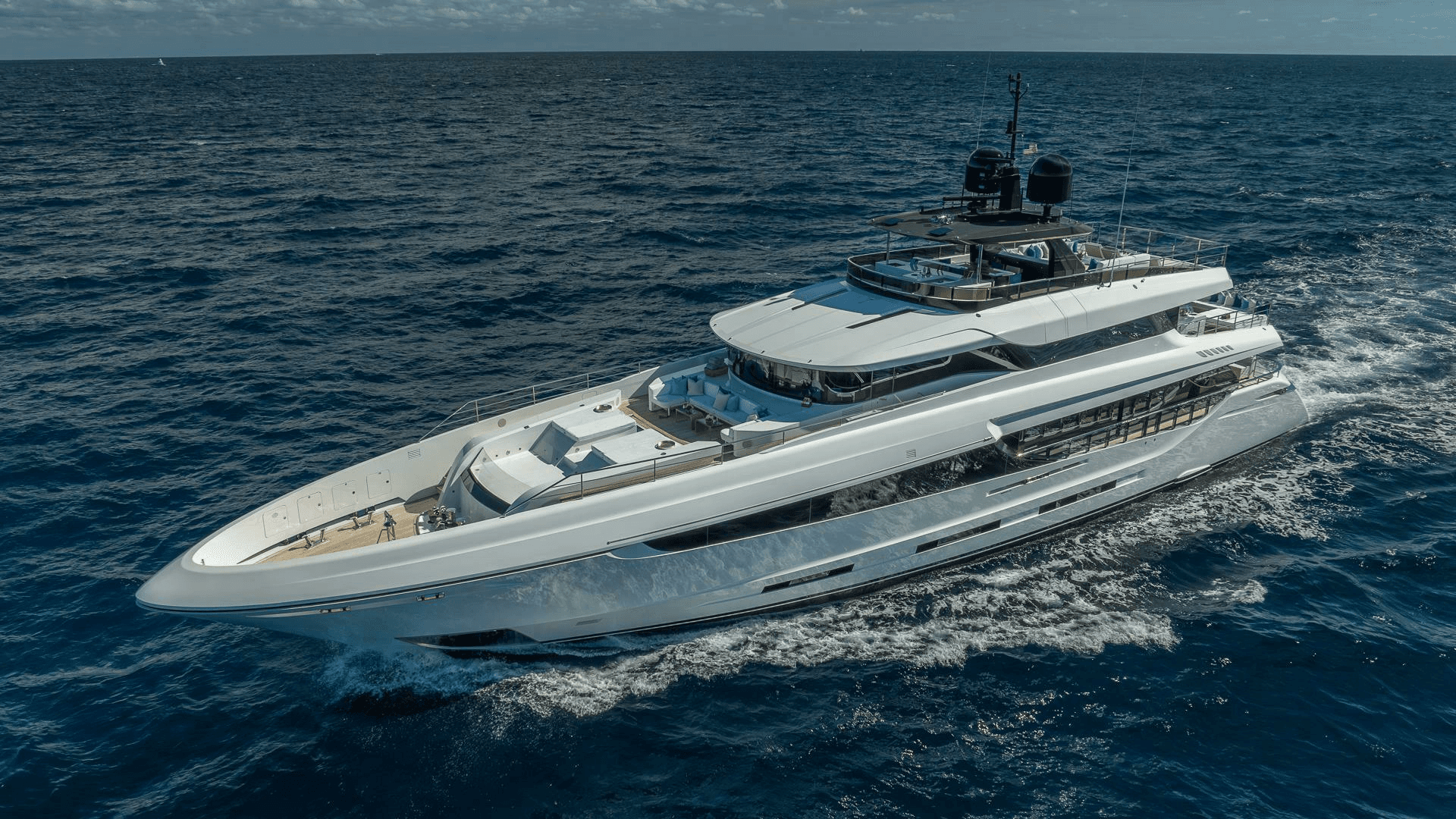 2017 Mangusta Oceano 42