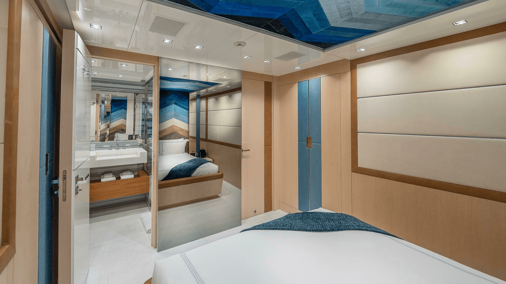 2017 Mangusta Oceano 42