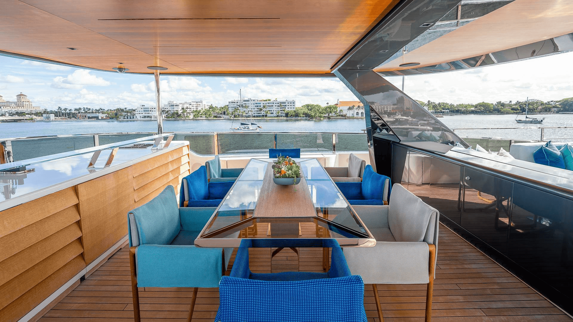 2017 Mangusta Oceano 42