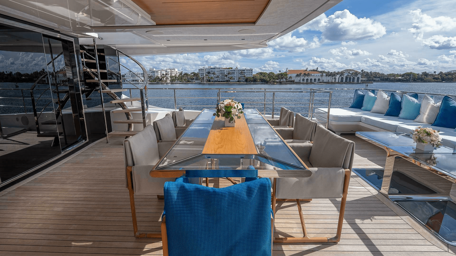2017 Mangusta Oceano 42
