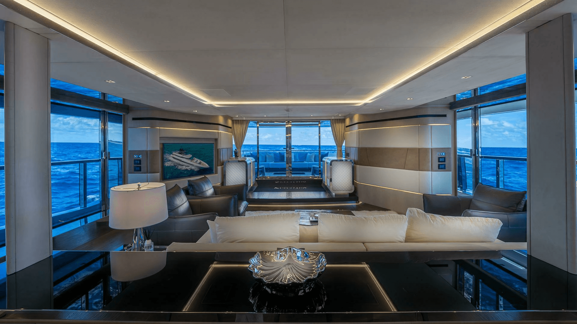 2017 Mangusta Oceano 42