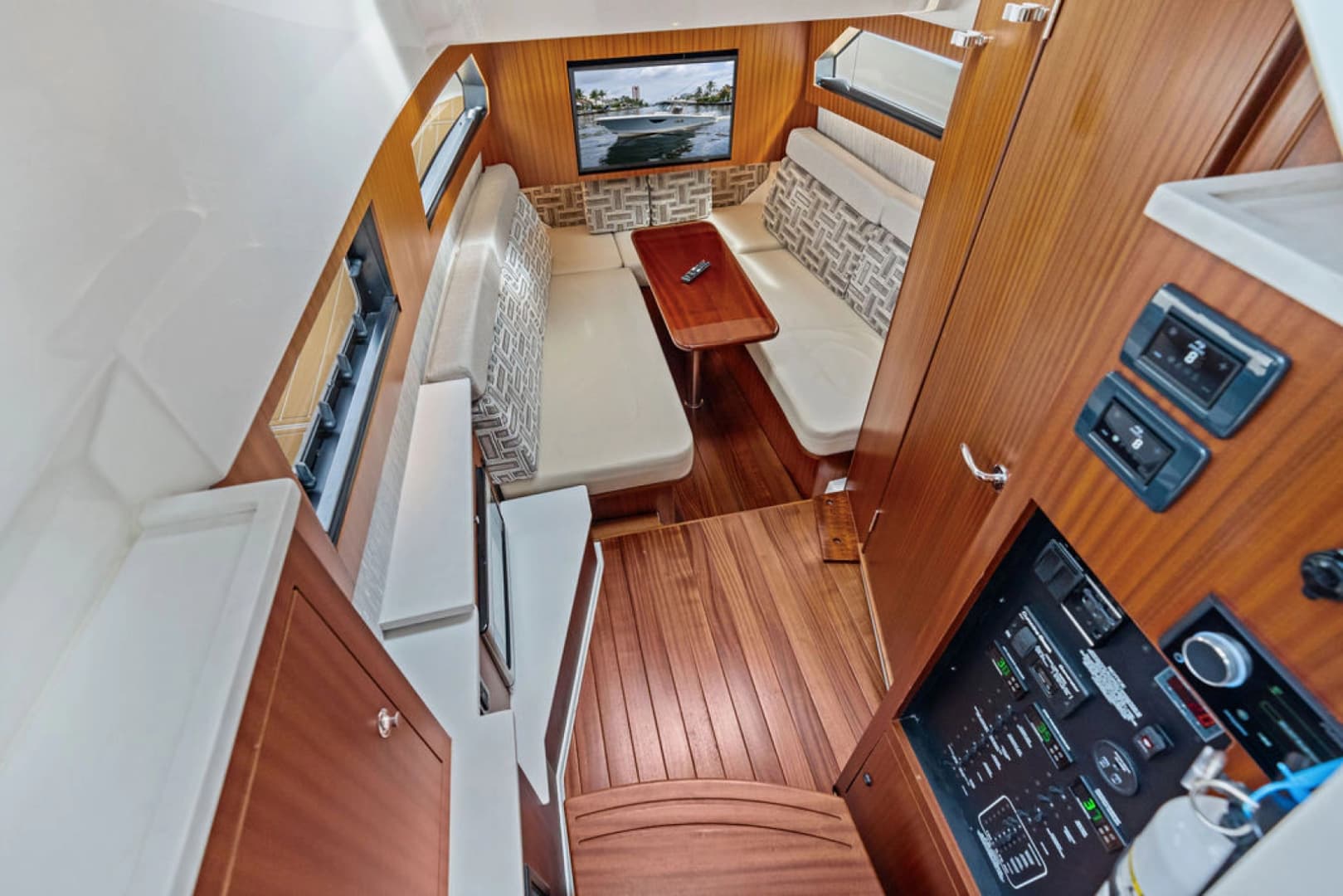 2022 Pursuit S 428 Sport