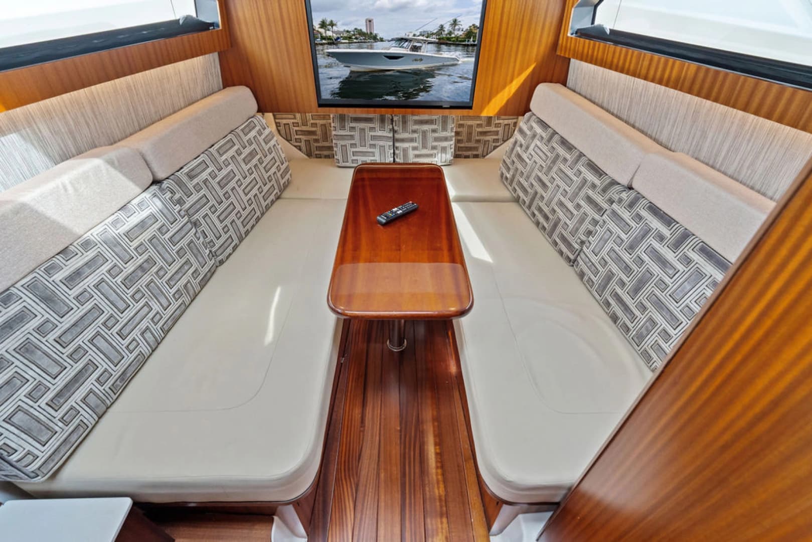 2022 Pursuit S 428 Sport