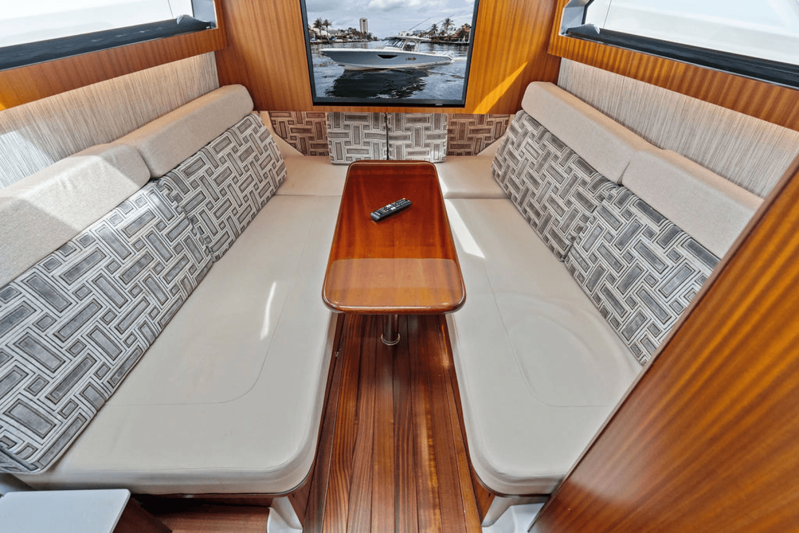 2022 Pursuit S 428 Sport