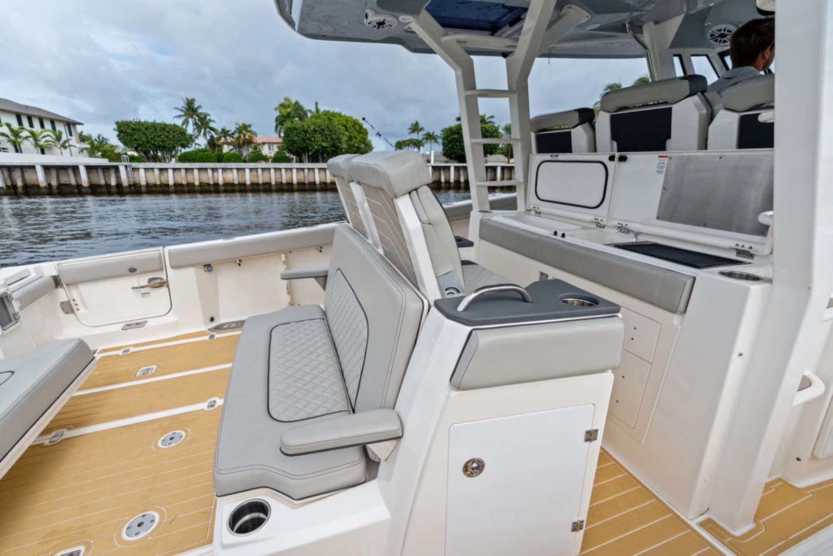 2022 Pursuit S 428 Sport