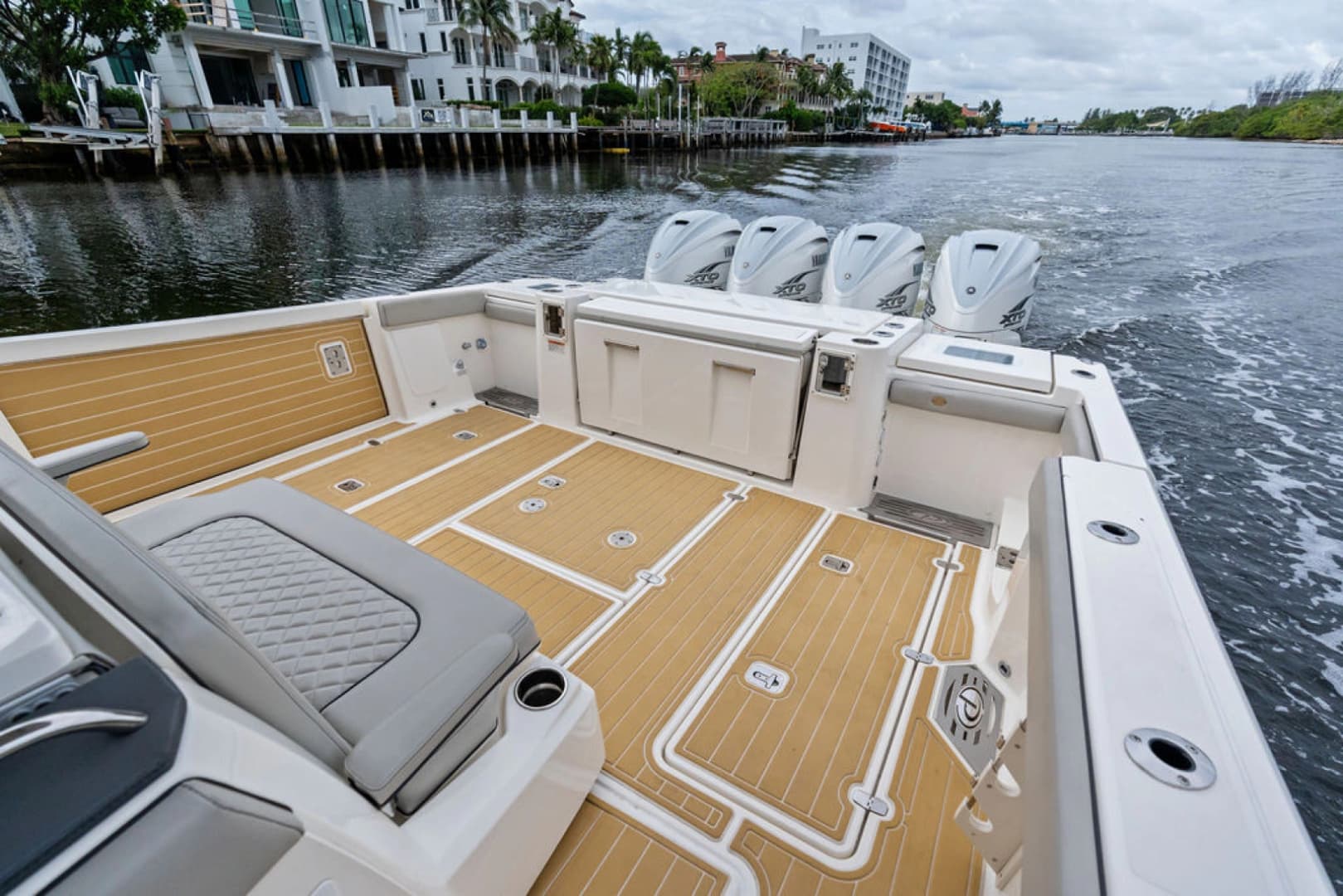 2022 Pursuit S 428 Sport