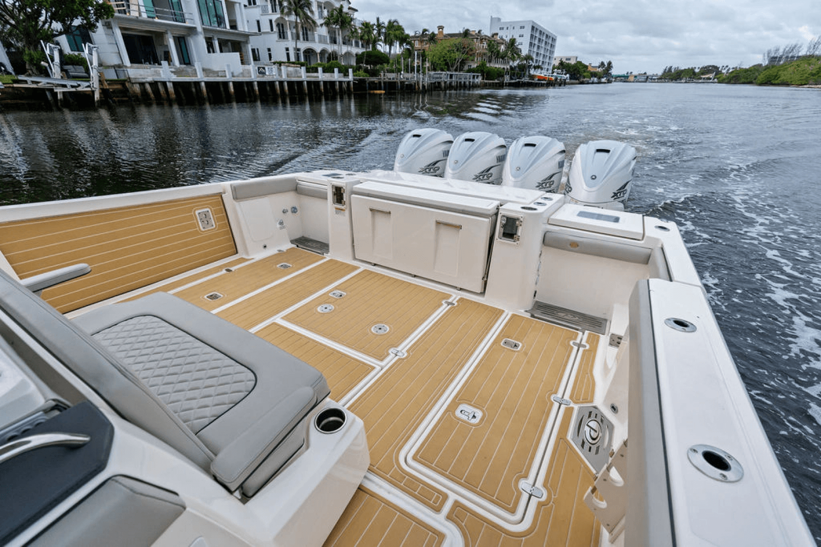 2022 Pursuit S 428 Sport