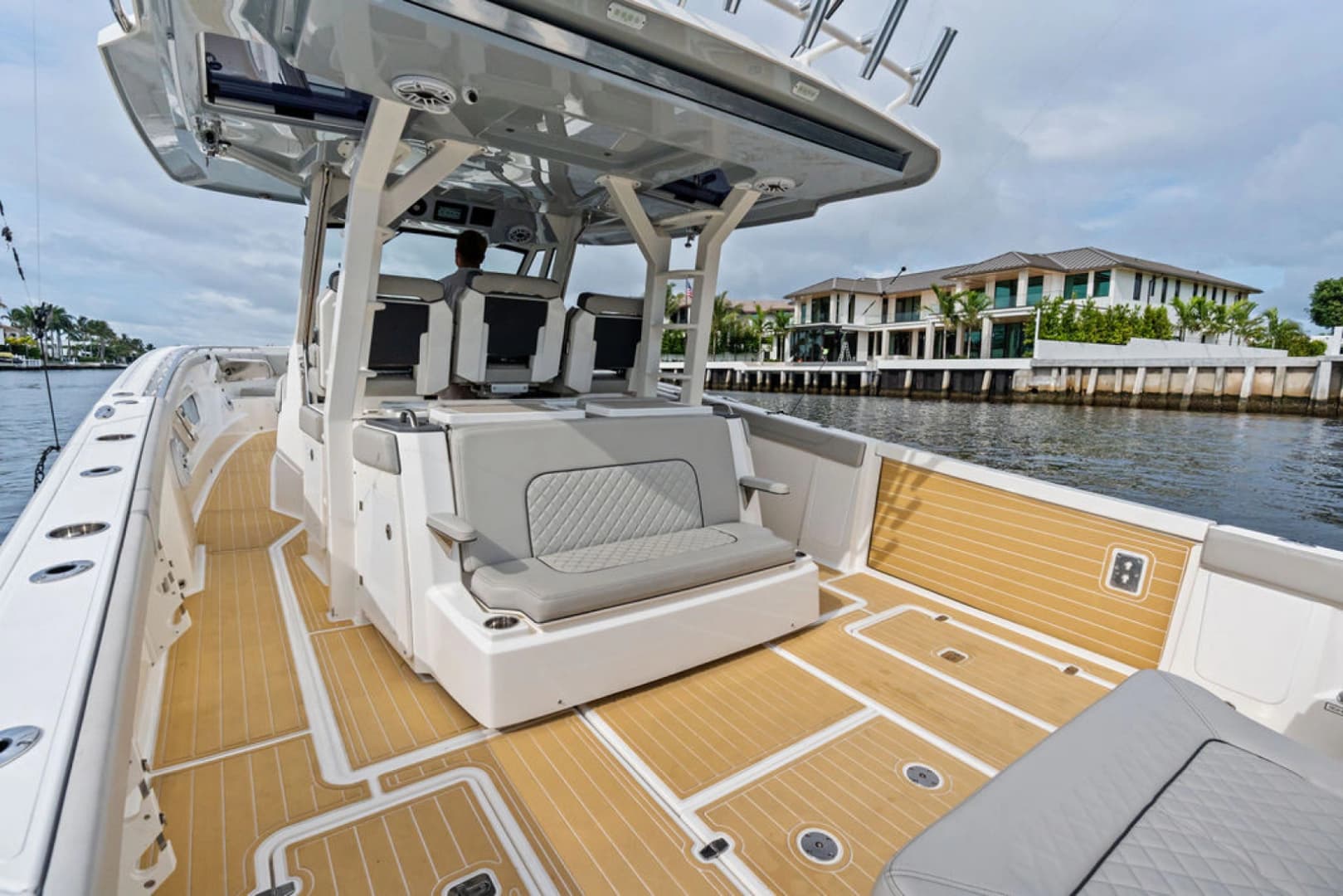 2022 Pursuit S 428 Sport