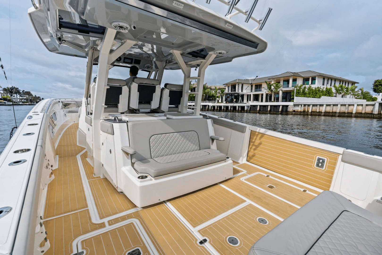 2022 Pursuit S 428 Sport